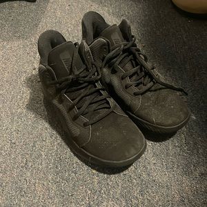 Black Nike Shoes